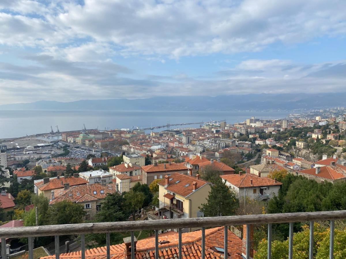 Apartamento Linden Trsat With Balcony Rijeka Exterior foto